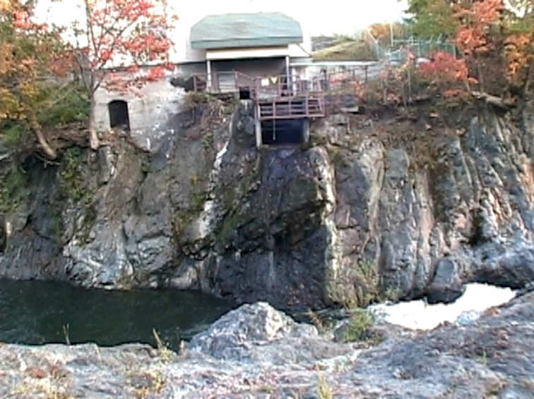 白亜の滝(滝上町)